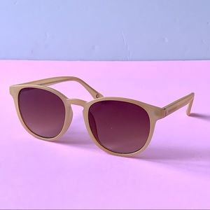 NEW Nicole Miller Beige Sunglasses